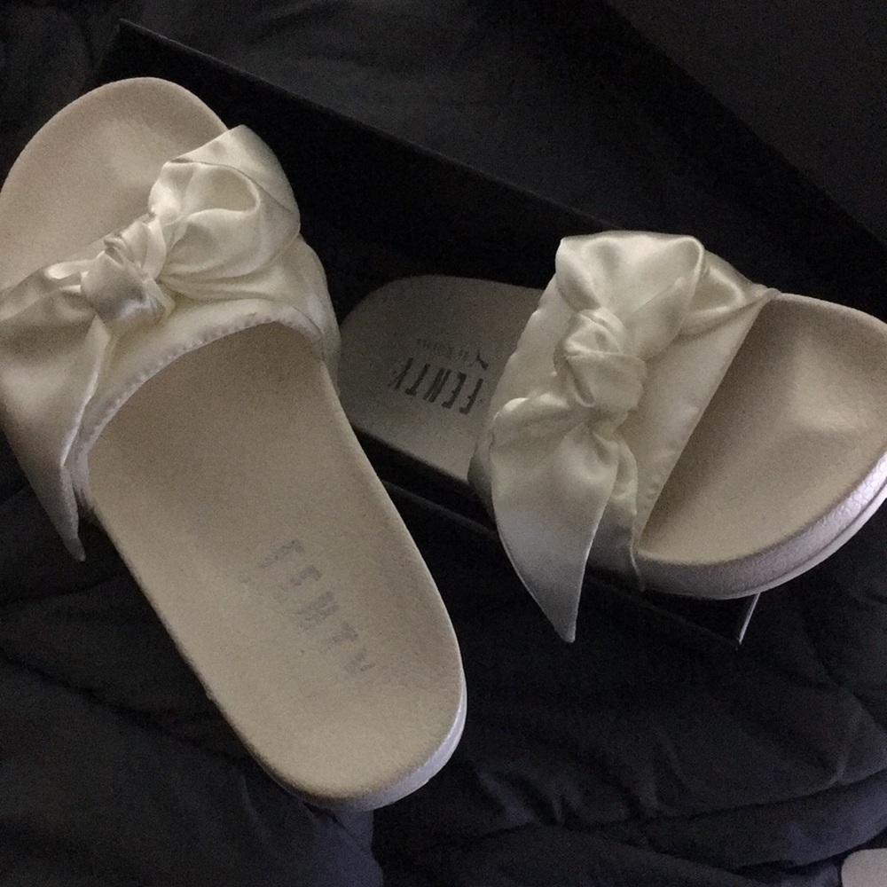 PUMA RIHANNA FENTY SLIDES BOW - MARSHMALLOW